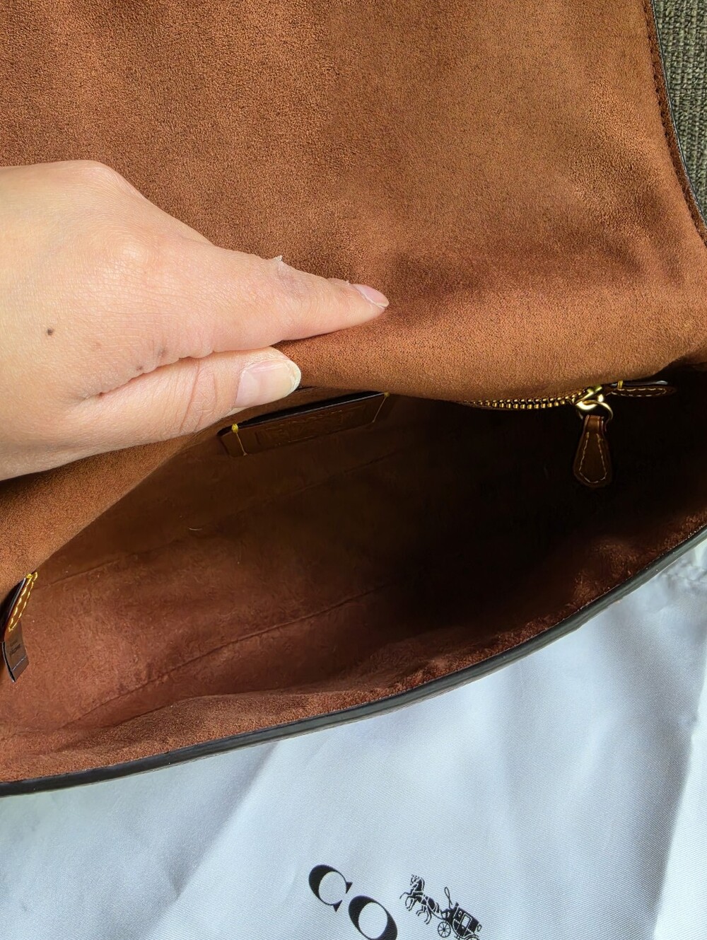 Coach Legacy Shoulder Bag Merlot - Picture 14 of 16